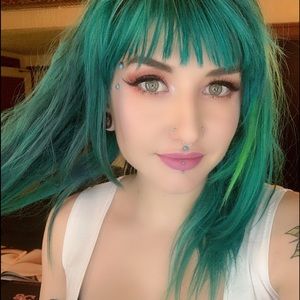 Meet your Posher, Skella